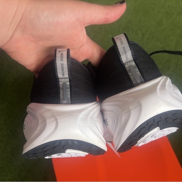 Nike ZoomX Vista Running Shoes Black White Lightweight Cushioned Sneakers - Picture 8 of 8